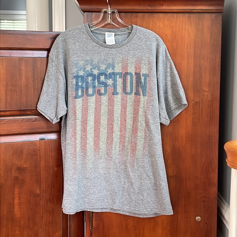 Boston gray t-shirt, mens size L